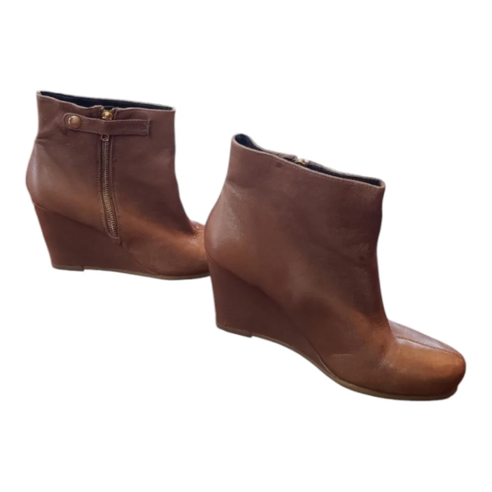 Chinese Laundry Women's‎ Tan Wedge Ankle Boots size 10
